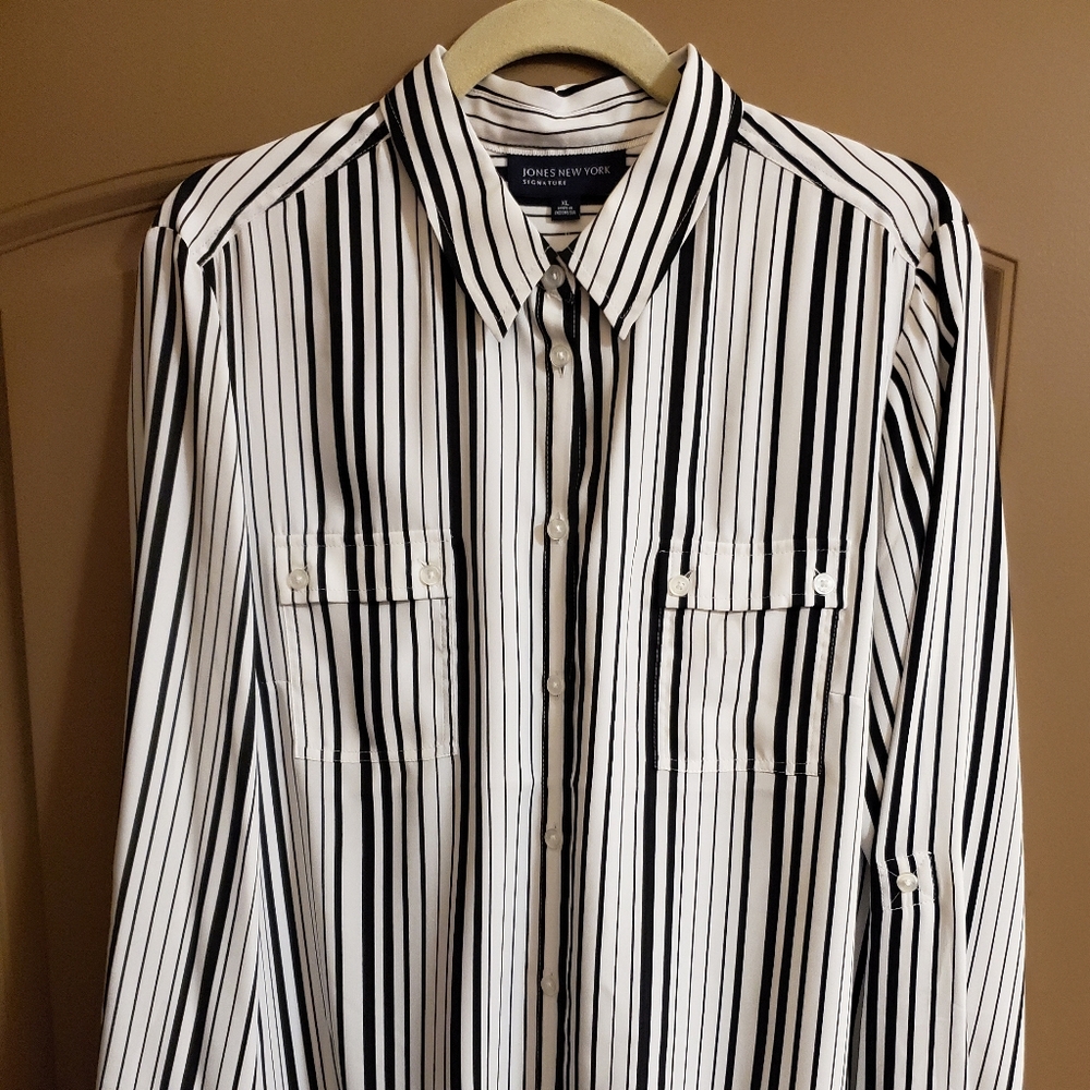 Jones New York Signature Long Sleeve Shirt